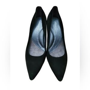 Kenneth Cole Exclusive 925 Tech Elegant Suede Black Barely Worn Women's Heels!